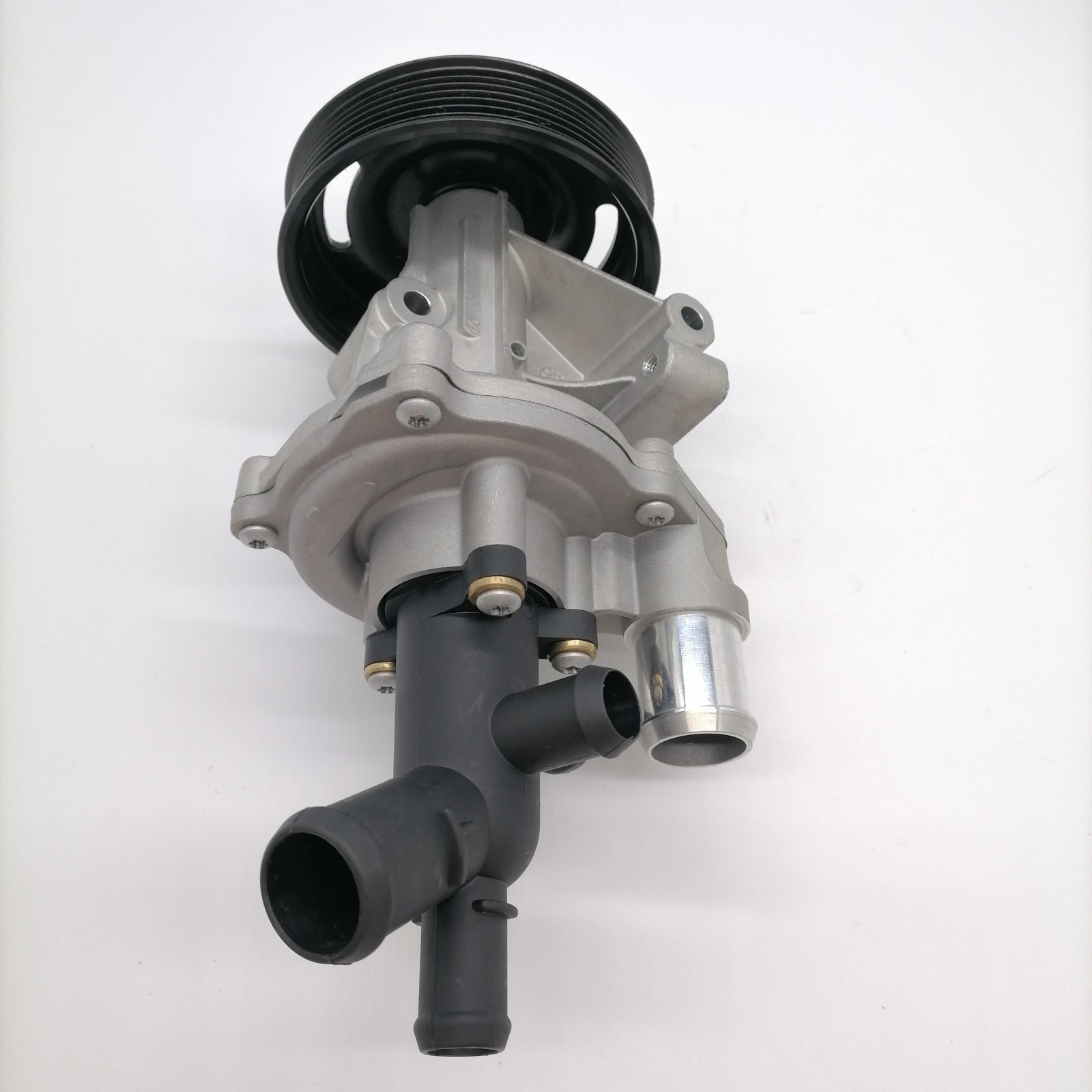 Pompe à eau 2.4 TD4 Land Rover Puma avec connecteur